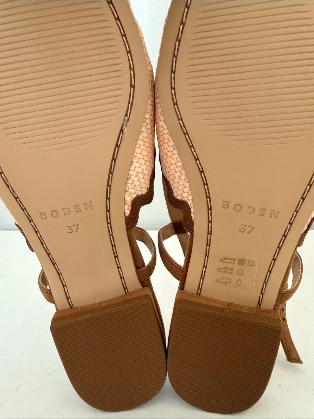 Boden elegant woven
